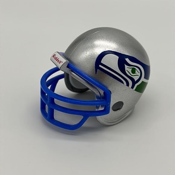Seattle Seahawks Vintage NFL Vintage Pocket Pro Mini Riddell Football Helmet - Picture 3 of 6
